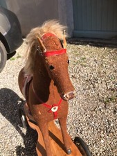 cheval à roulettes a tirer