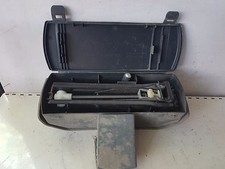 Cric avec son rangement pour