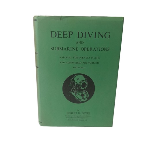 Deep diving submarine - deep,