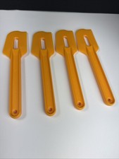 Tupperware 8" Paddle Spatula &