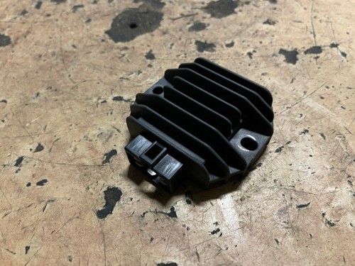 Regulateur piaggio x9 evo - regulateur,