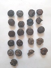 Enorme Lot de 21 potins Gaulois, Senons Tete D Indien, Chauve...a Nettoyer