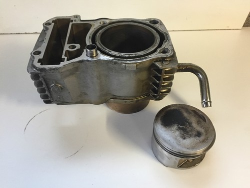 Cylindre piston moteur - un,