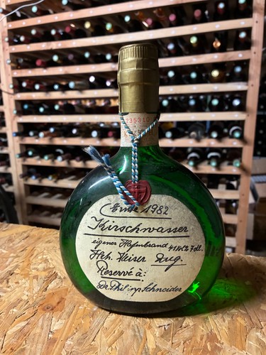 Vieille bouteille kirschwasser - vieille,