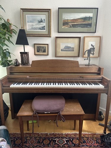 Yamaha walnut spinet upright - spinet,