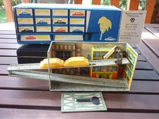 Rare. Ancien jouet mécanique soviétique. Garage en Tôle "TAPAK " époque URSS.