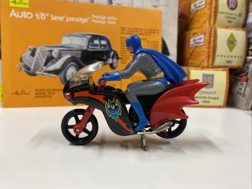 Corgi toys batcycle batman - corgi,