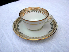 tasse à café porcelaine ancienne Limoges signé M S époque année 1950