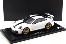 1:18 Spark Porsche 911 992.2