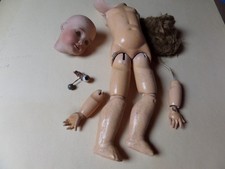 poupée UNIS FRANCE  A RESTAURER