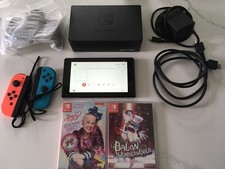 Console Nintendo Switch v2 32 Go avec Paire de Joy-Con - Bleu/Rouge