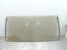 Lunette arriere NISSAN VANETTE 1