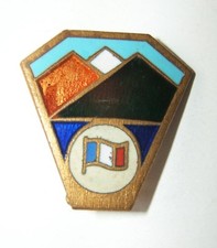 ANCIEN INSIGNE EMAILLé  A