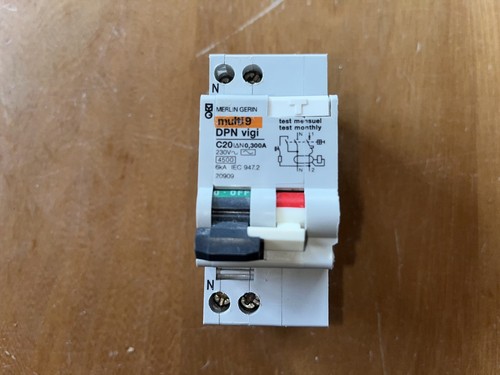 Disjoncteur differentiel 20a - disjoncteur,