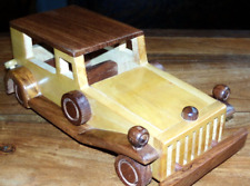 VOITURE DE  COLLECTION EN BOIS ***