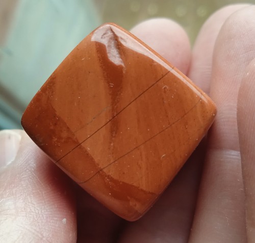 27.6gr 23x22x21mm jaspe rouge