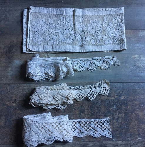 Lot large volant dentelle - large,