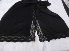 joli jupon vintage  jolie dentelle  Taille  44/46/48Taille élastique ref NR483