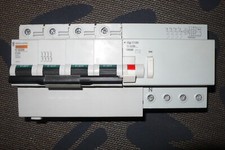 DISJONCTEUR DIFFERENTIEL TETRA. 4POLE 100A 300mA COURBE C MERLIN GERIN 100AMPERE