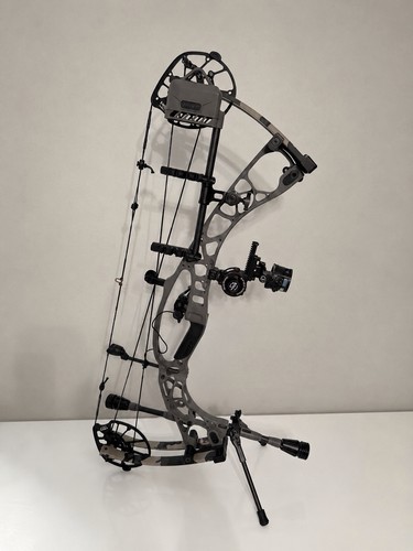 Hoyt alpha compound bow - hoyt,