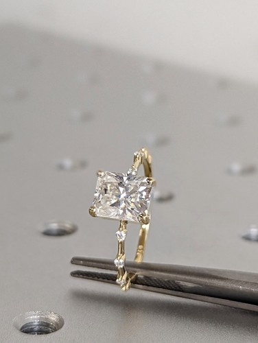 Radiant coupe moissanite - coupe,