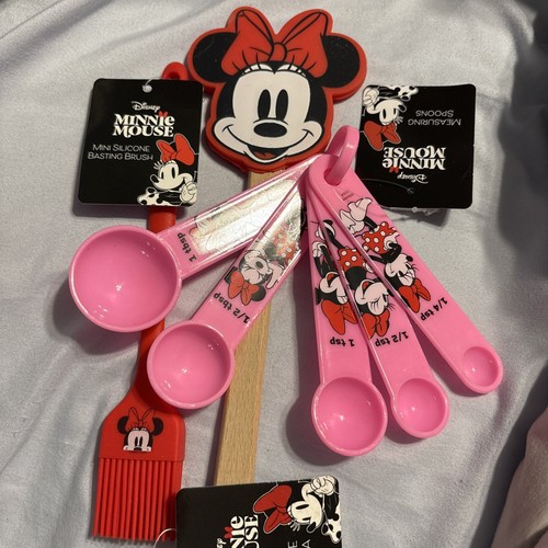 Disney minnie mouse cooking - disney,