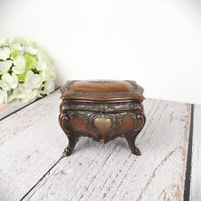 Boite antique sur pieds à bijoux ou bibelots en style victorien en régule France