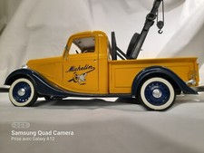 Miniature  Ford V8 1936 Made In France, Depaneuse Michelin  Jaune, 1/19ème...