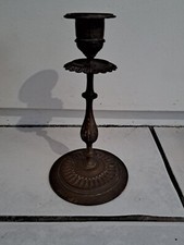 Ancien joli bougeoir en cuivre ciselé