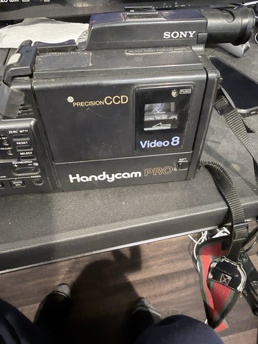 Sony ccd handycam pro - ccd-v9,