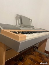 Piano Yamaha DGX-620 2014-2017 Silver