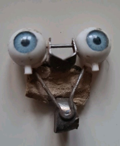 Yeux dormeurs poupées