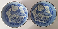 Ensemble de deux bols du Japon en porcelaine.