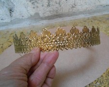 Couronne Ancienne en métal