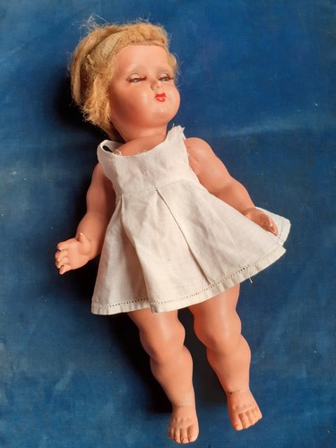 Jolie poupée bella en - poupée,