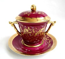 Grande Bonbonnière sur Assiette en Porcelaine de Limoges Rouge Or et Émail