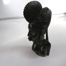 buste femme africaine seins nus scuptee  en bois