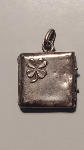 Pendentif médaillon livre - pendentif, à