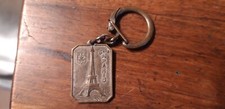 ancien porte Clef métal Souvenir de Paris Tour Eiffel Saint Christophe key ring