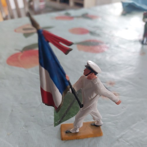 Ancienne figurine plastique - ancienne,