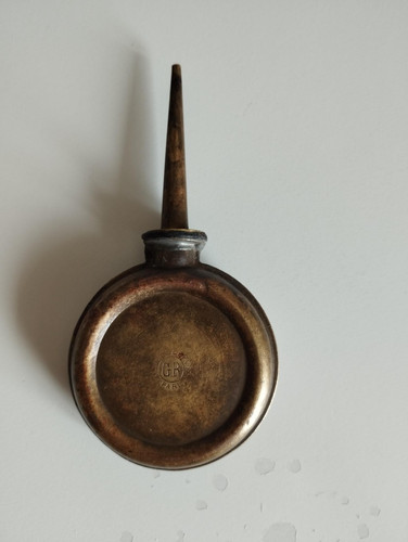 Ancienne burette huile - a,