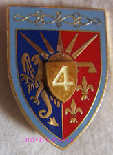IN17580 - 4° Hussards, rouge à droite, relief, épingle sertie, listel gris bleu