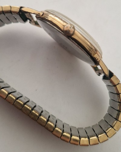 Montre revue femme - montre, or
