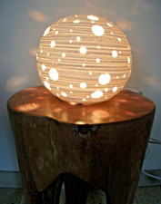 lampe en faience blanche