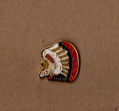 Pin coiffe indien le - pin's,