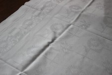 Nappe ancienne aux tournesols, en coton damassé 146x121 cm