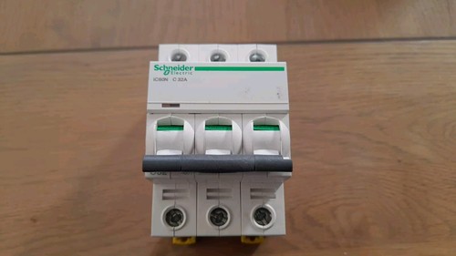 Disjoncteur schneider ic60n - disjoncteur,