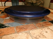 Tupperware - Plat de service avec couvercle  -2 litres