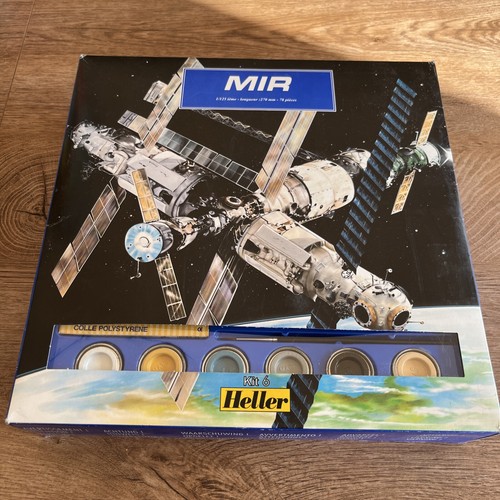 Maquette n66 heller satellite - n66,