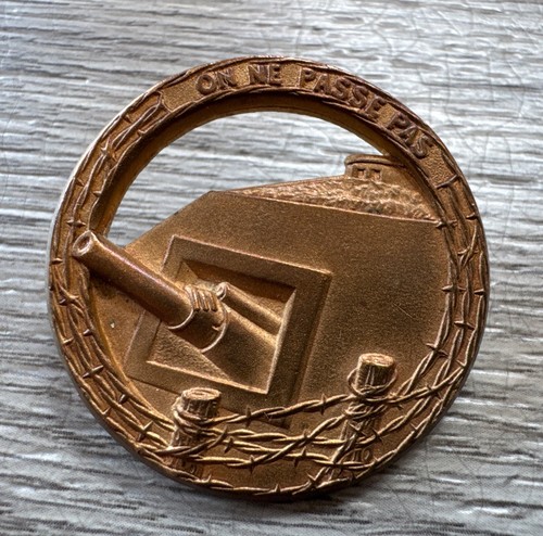 Bel insigne militaire - ,
